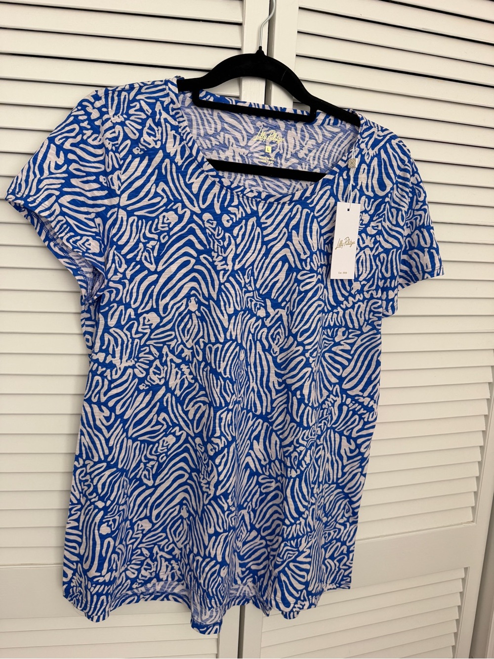 NWT Lilly Pulitzer Women’s Blue Zebra Print Short Sleeve Tee Size L
